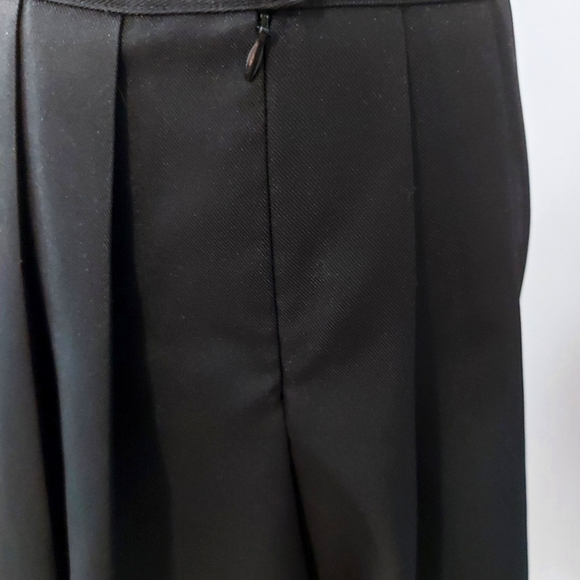 SOLD - Pleated miniskirt - Picture 2 of 2